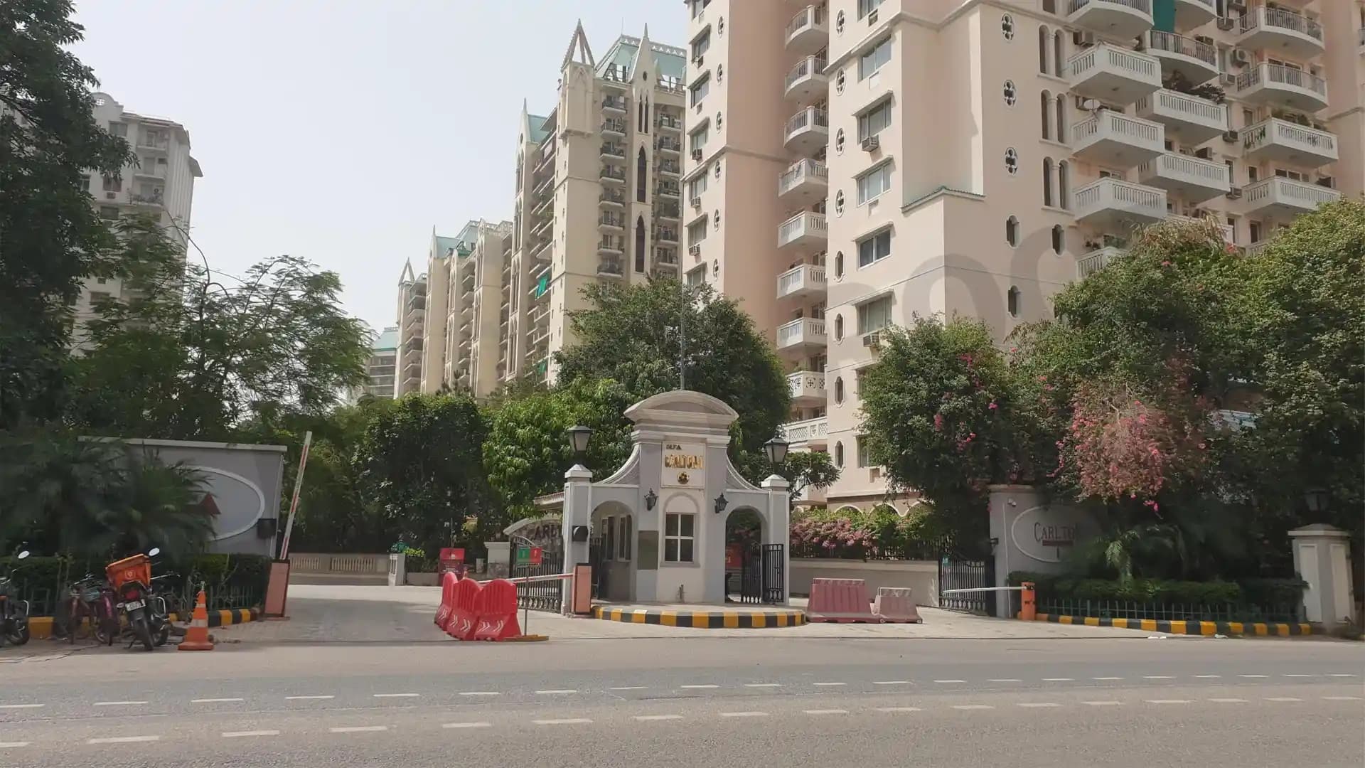 Dlf Carlton Estate Entrance3 Dlf Phase 5 Gurgaon