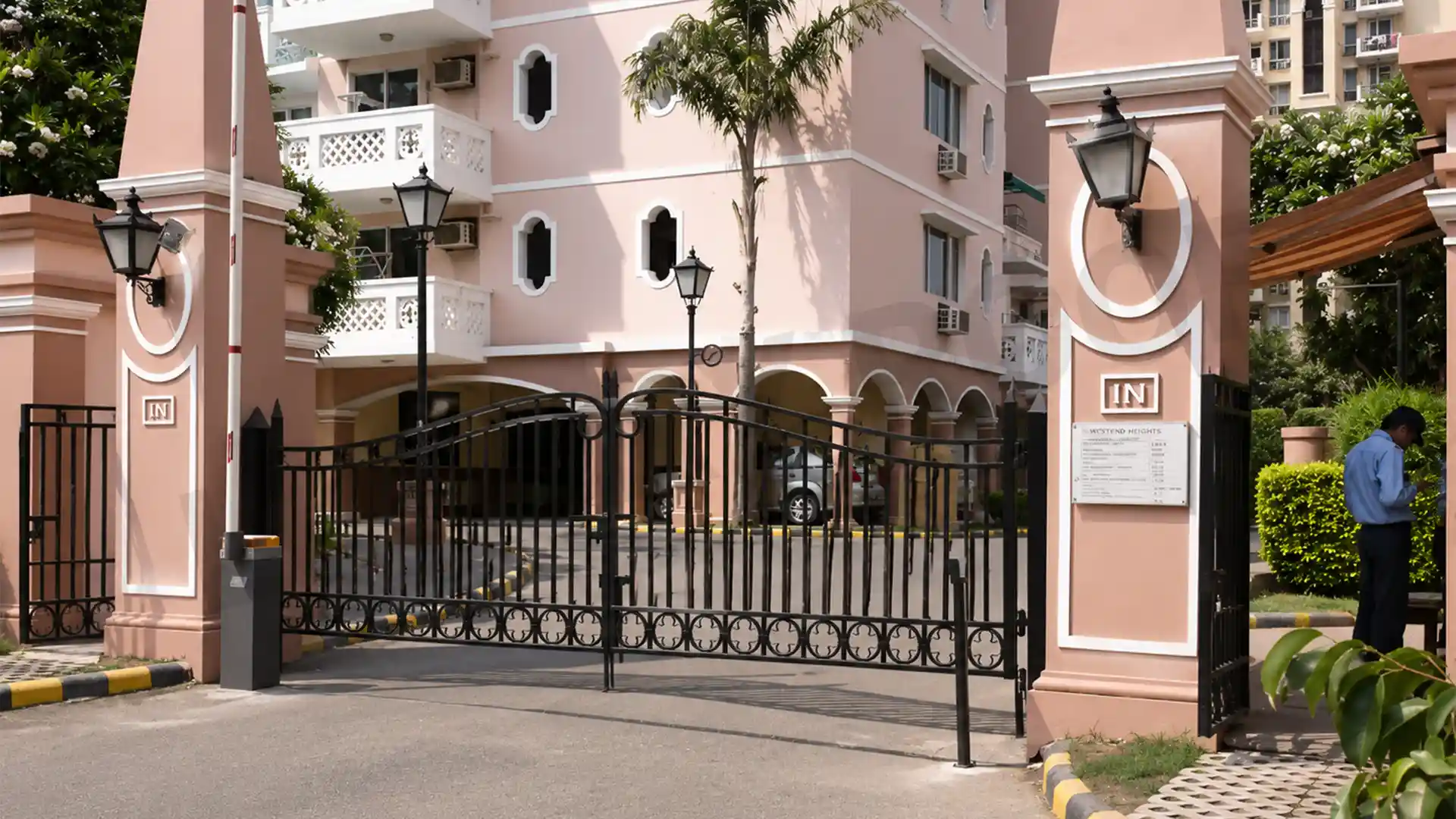 Dlf Trinity Towers Entrance Dlf Phase 5 Gurgaon Dlf Trinity Towers Entrance Dlf Phase 5 Gurgaon